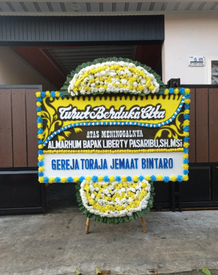 Papan Bunga Duka di Gemarang