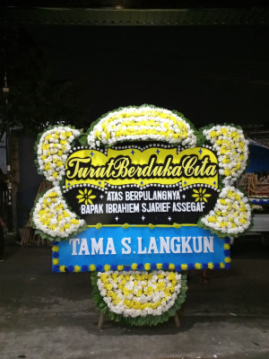 Papan Bunga Duka di Gemarang