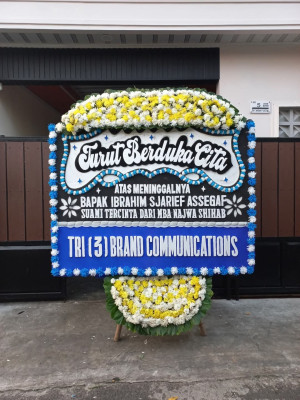 Papan Bunga Duka di Gemarang